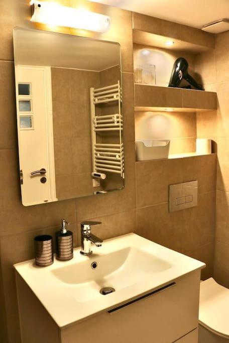 Glyfada Path Of Poets Apartment Athens Luaran gambar